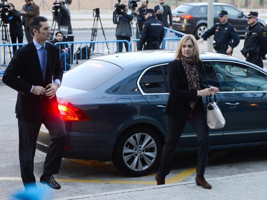 La infanta Cristina e Iñaki Urgangarin llegan a la audiencia de Palma.