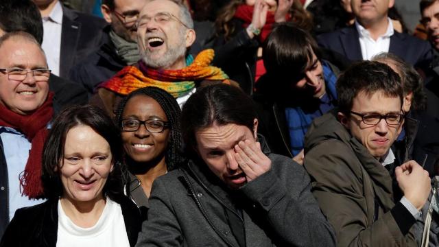 El grupo parlamentario de Podemos, durante la foto de familia.