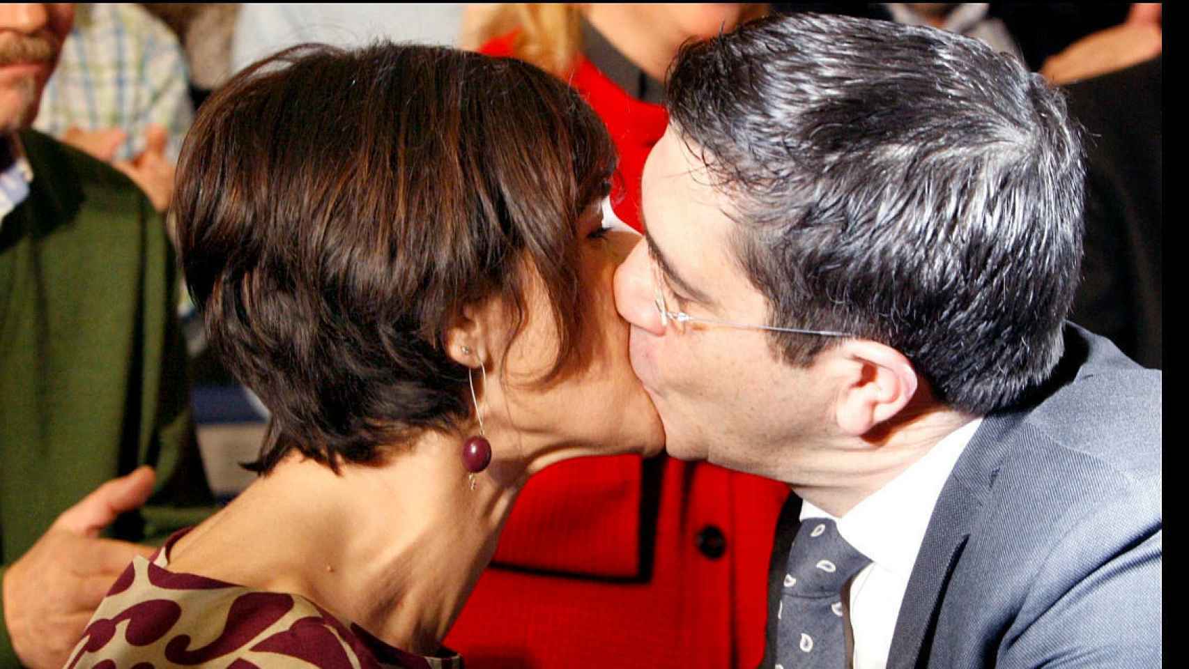 Begoña le arrancó a Patxi un beso en plena precampaña electoral vasca