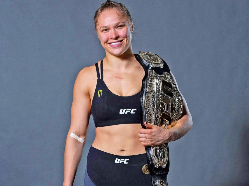 Ronda Rousey utiliza el dinero de los premios deportivos para alargarse el pene