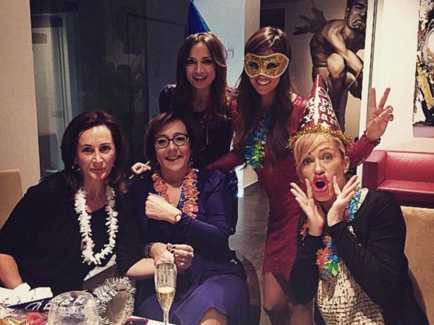 Luján Argüelles, de fiesta con sus 'supernenas'