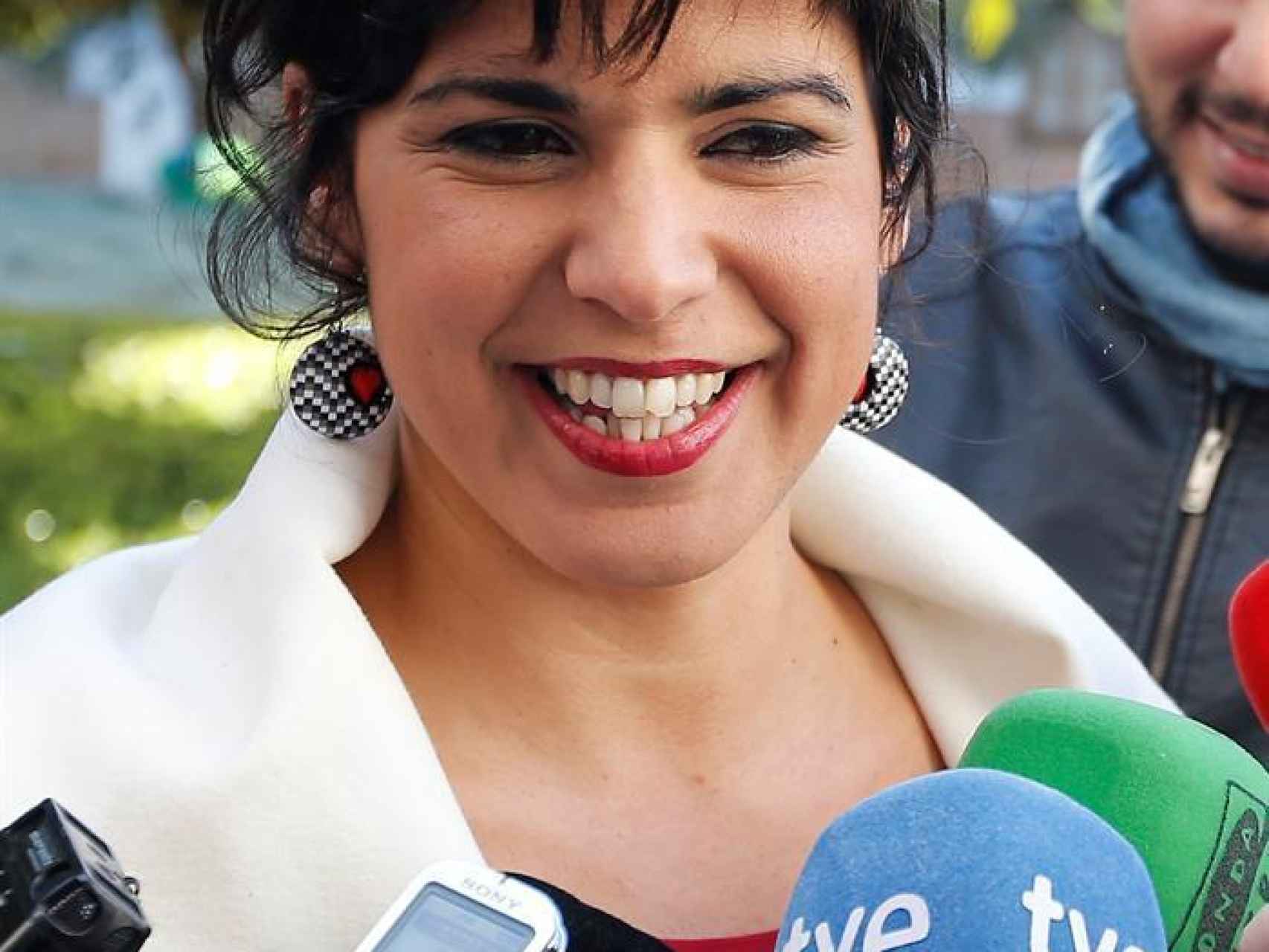 Teresa Rodríguez atiende a los medios la pasada semana en Sevilla