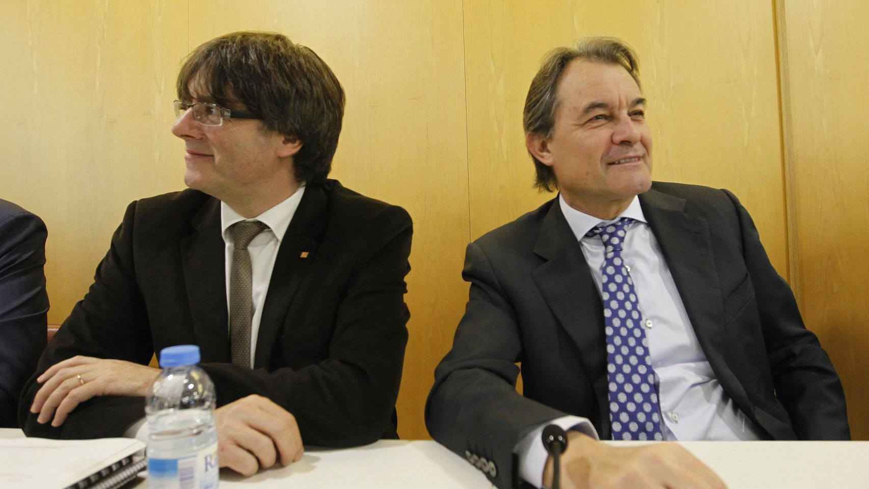 Mas y el president de la Generalitat, Carles Puigdemont.
