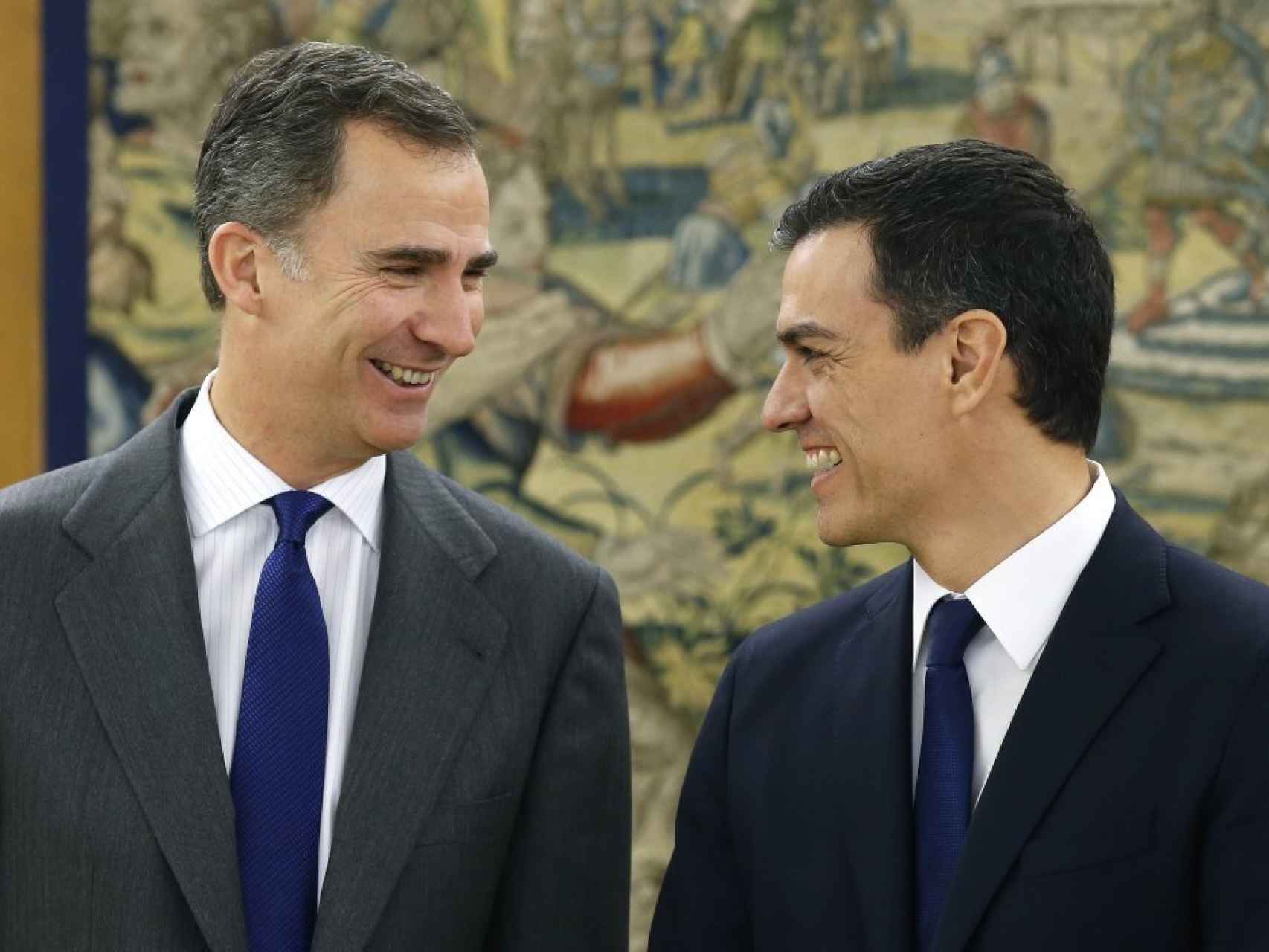 El rey Felipe VI recibe al secretario general del PSOE, Pedro Sánchez.