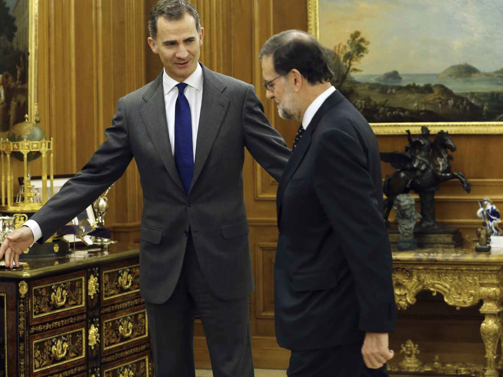 Mariano Rajoy junto al Rey en la Zarzuela.
