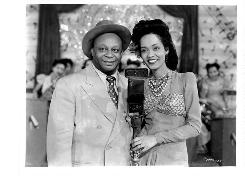 Mantan Moreland y Francine Everett en la película Tall, Tan and Terrific