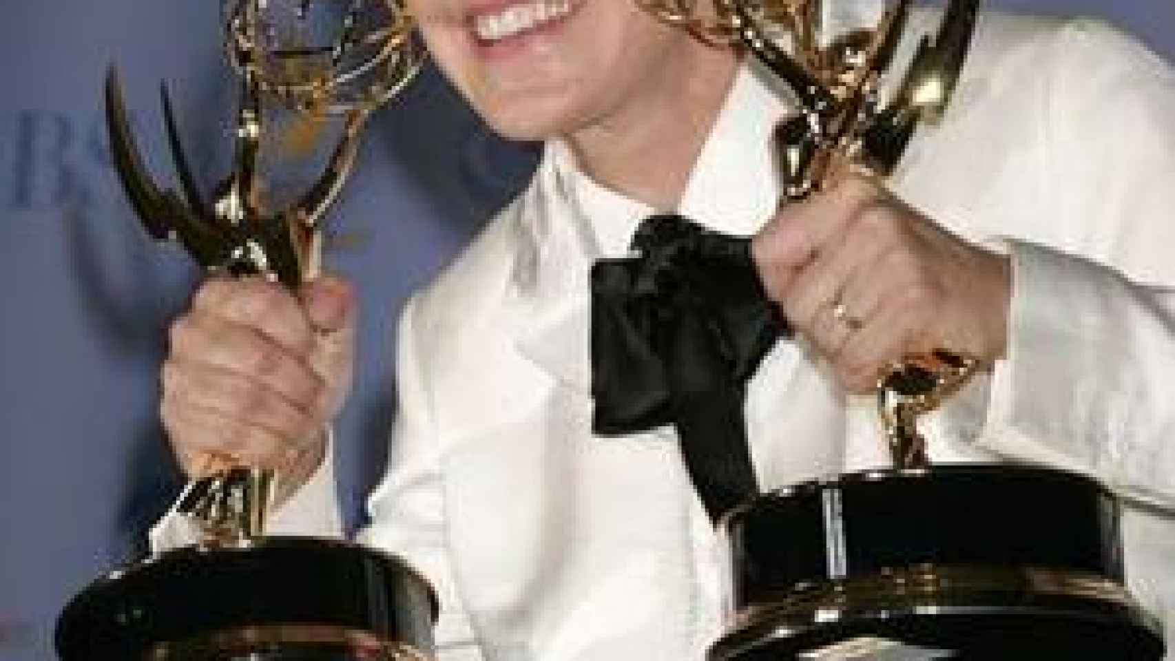 Ellen DeGeneres con sus dos Emmys en 2007