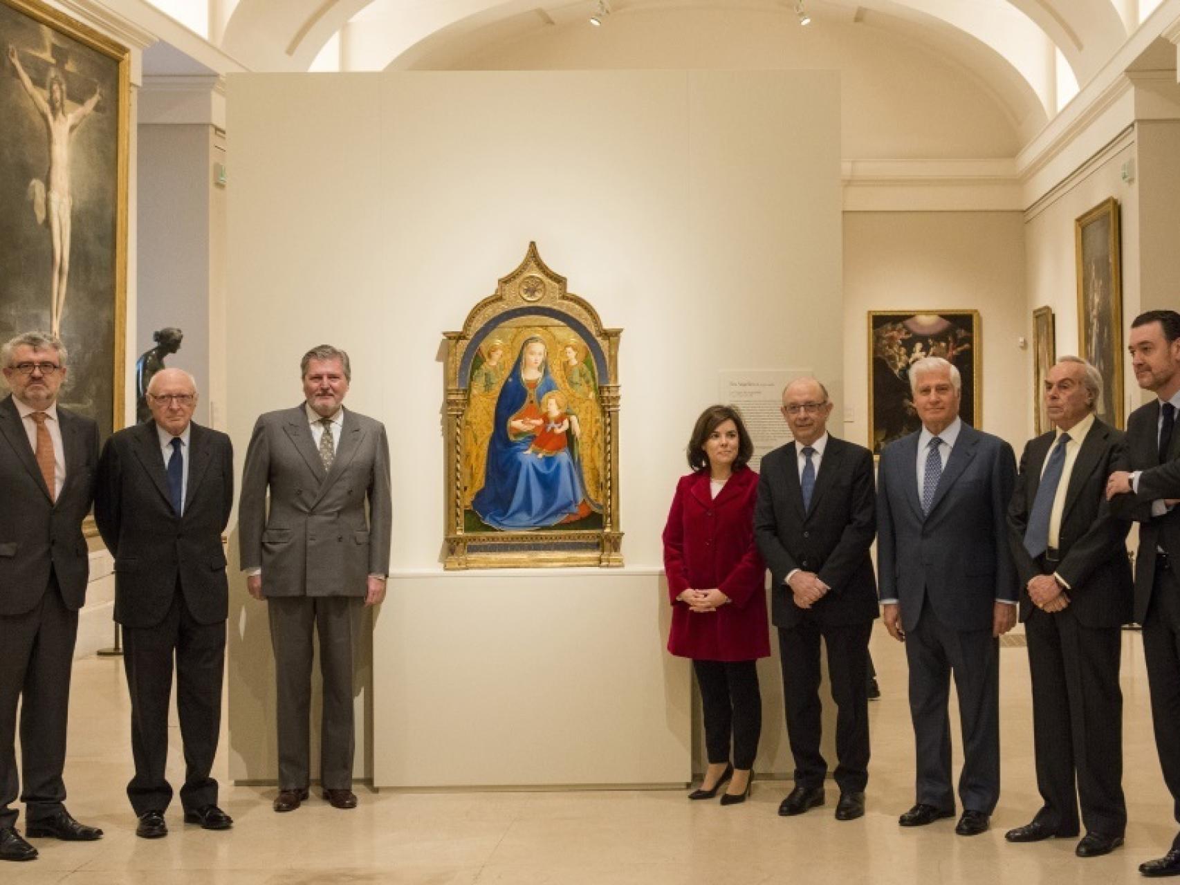 Los miembros del Gobierno junto a los responsables del Prado.