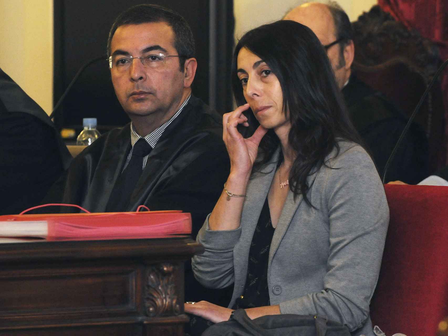 Fermín Guerrero junto a su clienta Raquel Gago.