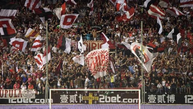 Los Biris en el Gol Norte de Sánchez Pizjuán.