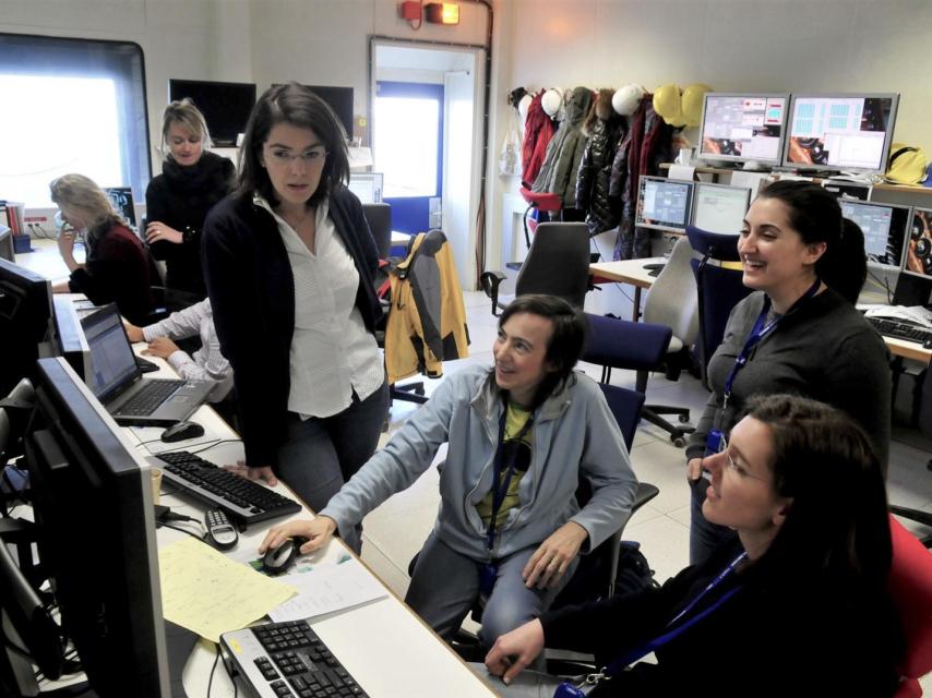 Un grupo de científicas en el experimento LHCb 2