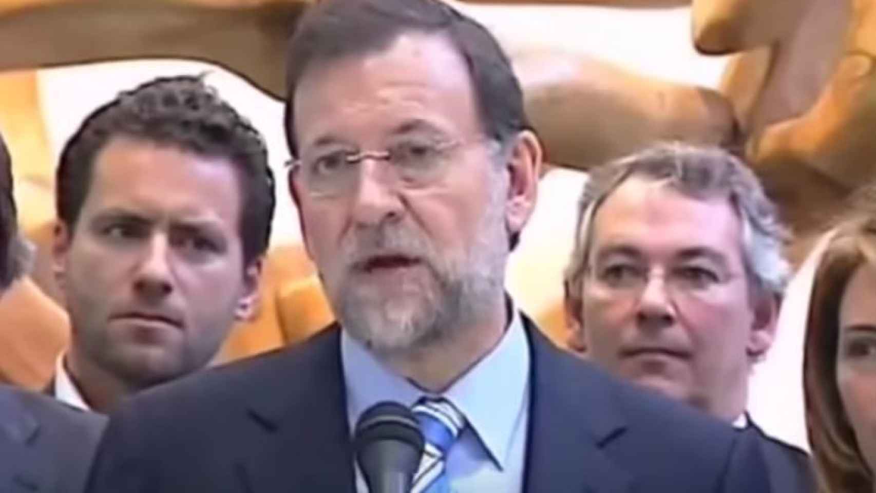 Rajoy guiña el ojo al afirma que nadie podrá probar que Bárcenas no es inocente.