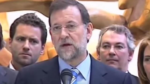 Rajoy guiña el ojo al afirma que nadie podrá probar que Bárcenas no es inocente.