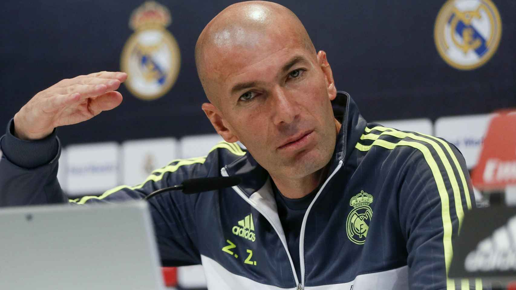 Zidane en una rueda de prensa con el Real Madrid