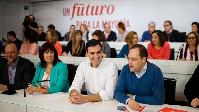 Sánchez y su Ejecutiva, durante la reunión del Comité Federal, este sábado.