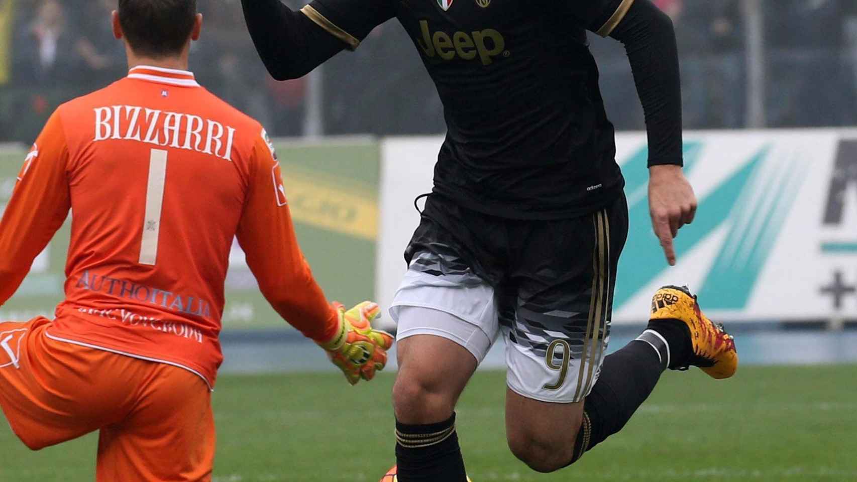 Morata celebra uno de sus dos goles ante el Chievo