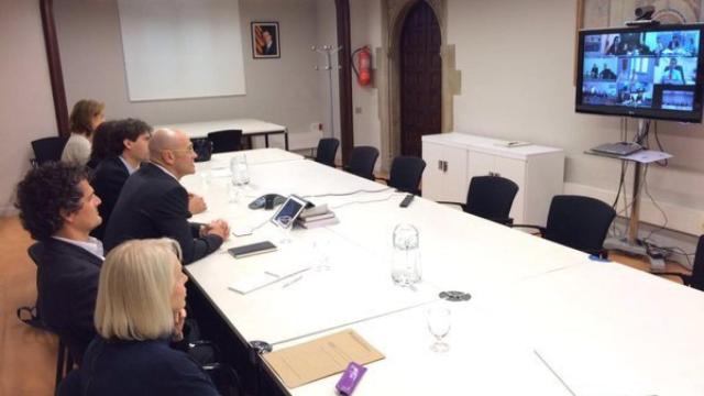 Raül Romeva, durante su primera reunión con los delegados catalanes en el extranjero