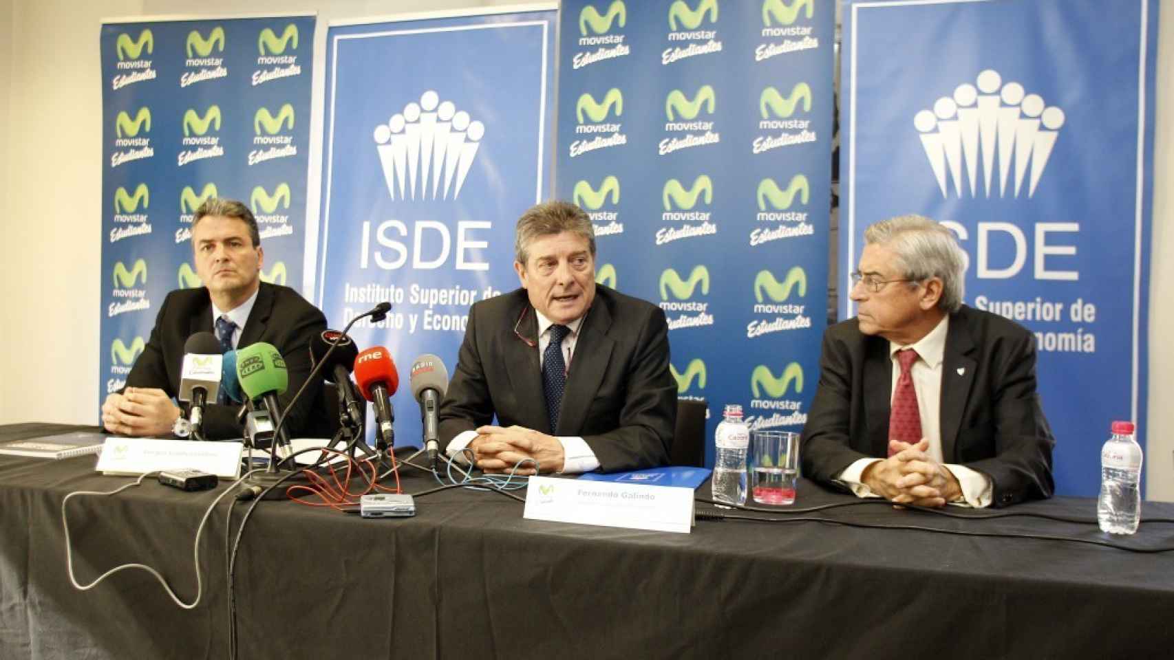 Valdeolmillos, Galindo y Miguel Ángel Bufalá en la presentación del nuevo técnico colegial.