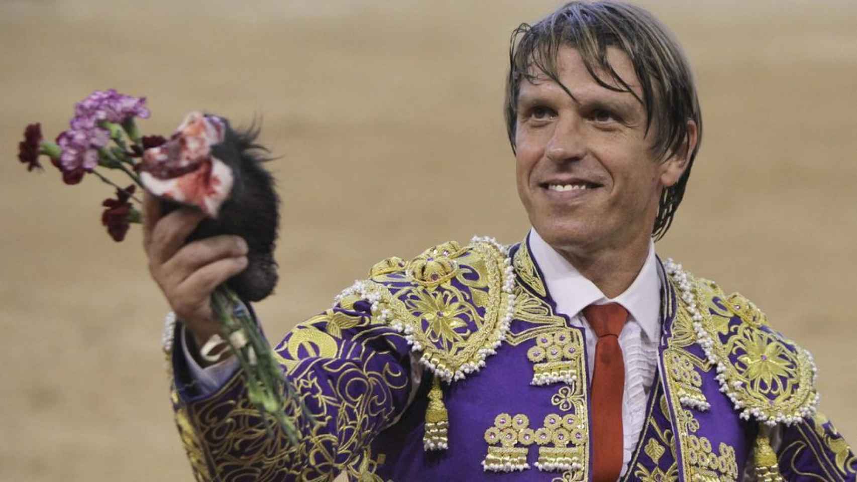El torero ha huido de España para sobrellevar mejor la polémica desatada por esta decisión