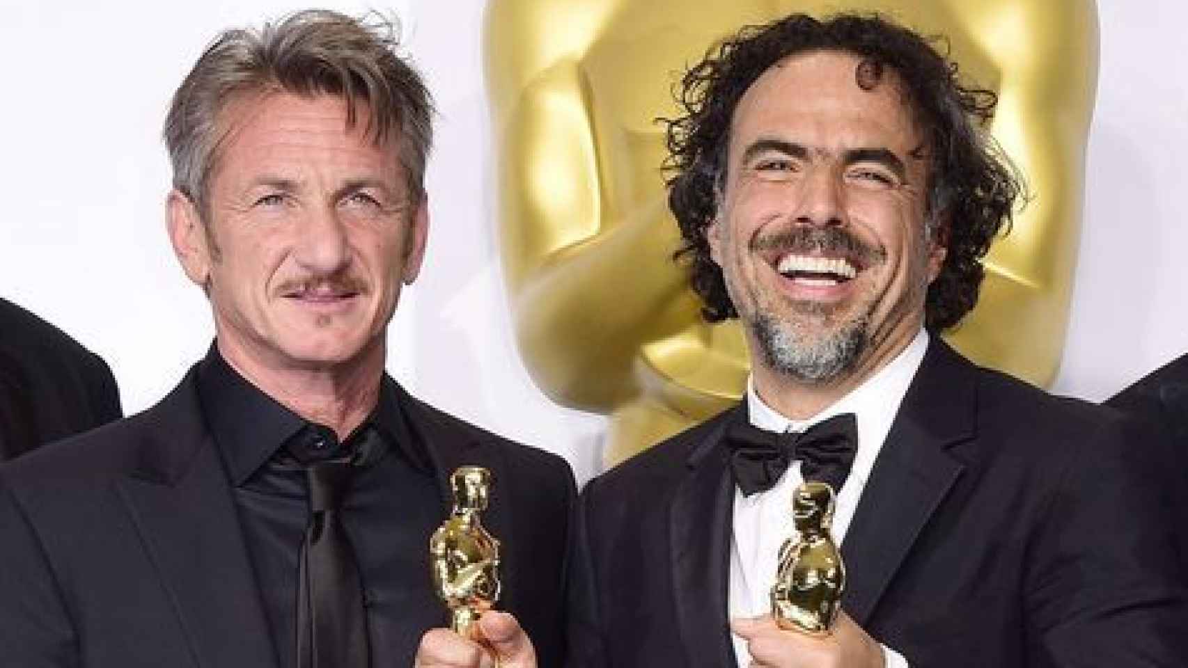 Sean Penn y González Iñárritu en los Oscar