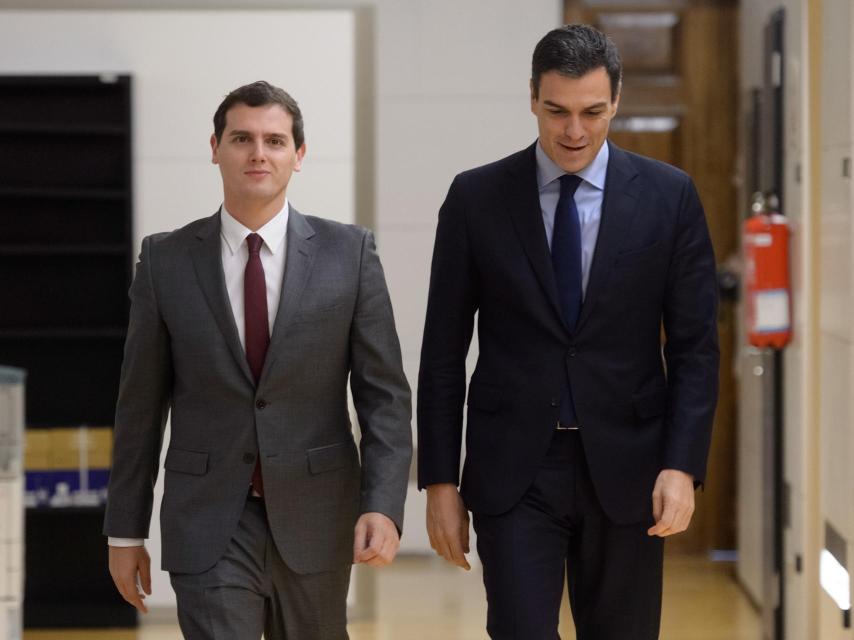 Rivera y Sánchez, antes de su reunión de este jueves.