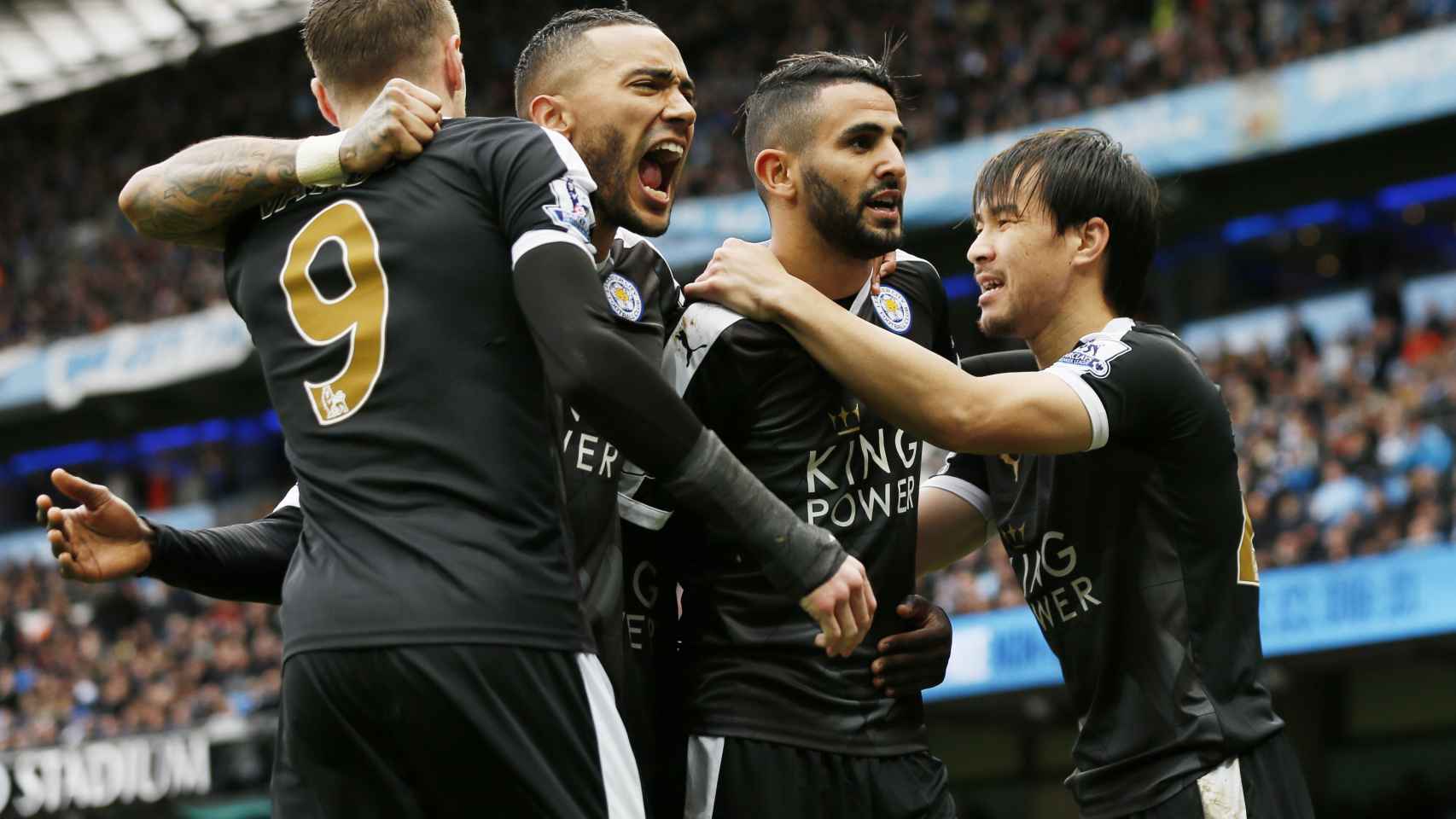 Jugadores del Leicester celebran uno de los goles ante el City