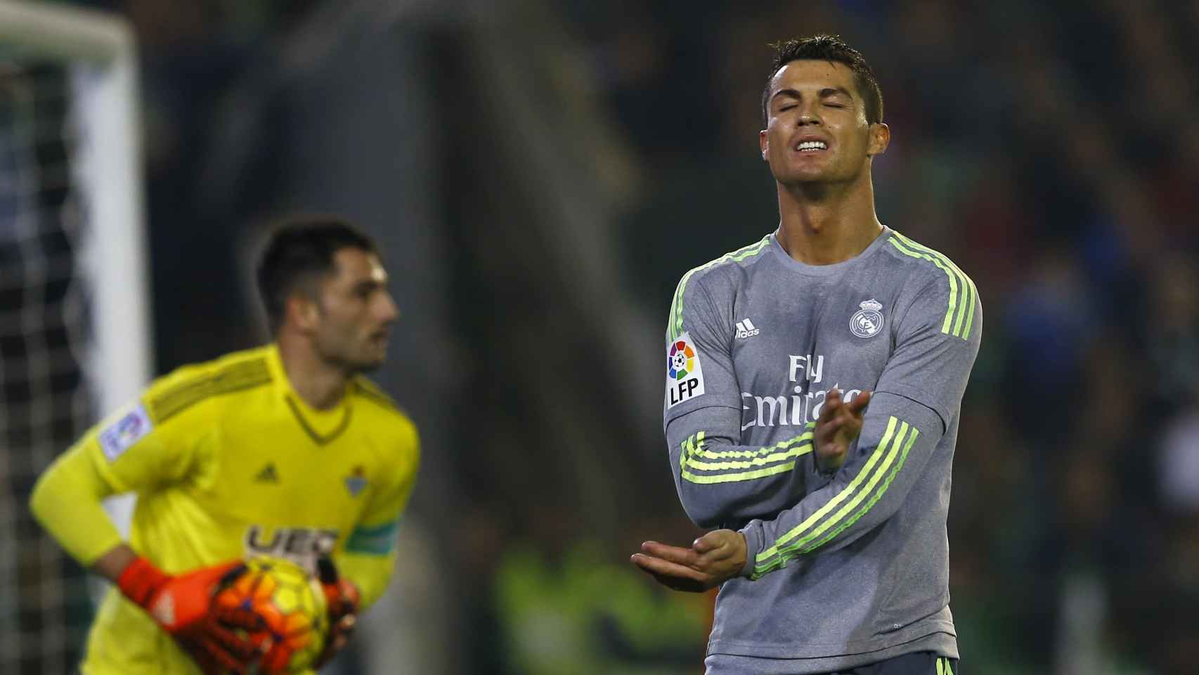 Cristiano Ronaldo se lamenta en el partido ante el Betis