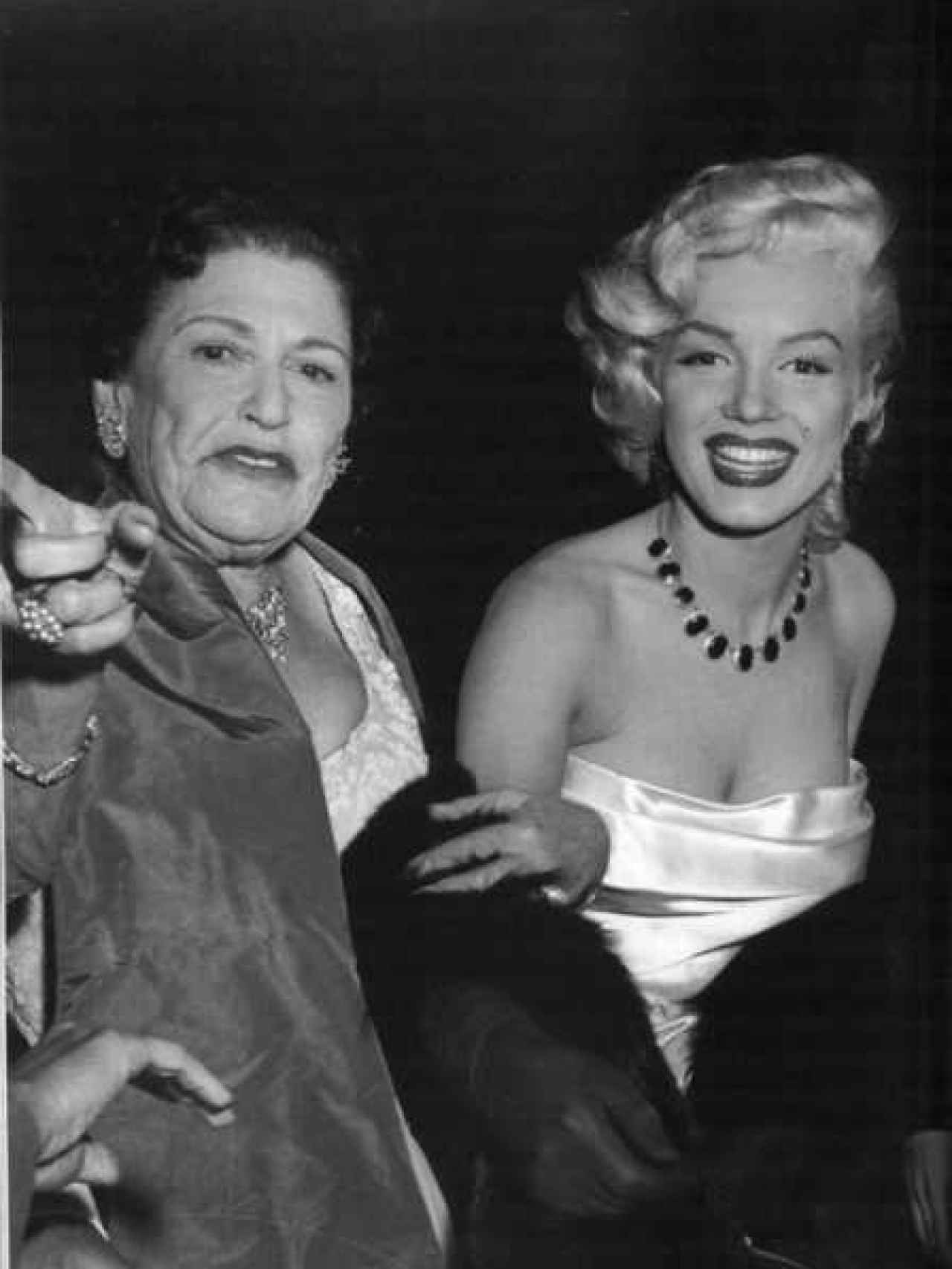 La periodista Parsons con Marilyn Monroe