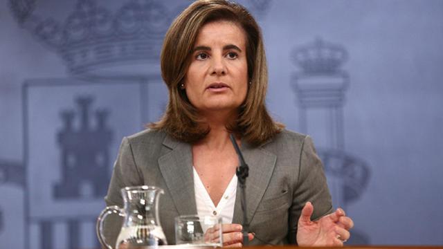 Fátima Báñez sólo sale de su madriguera para 13tv