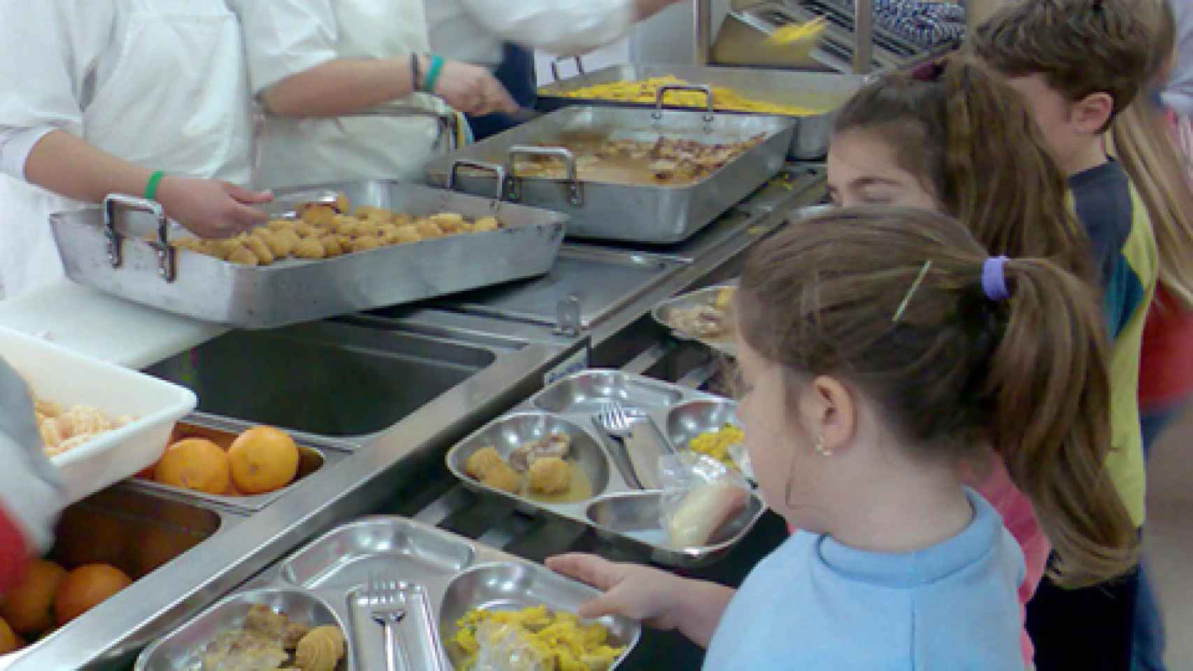 Multa de 18 millones por pactar precios para comedores escolares