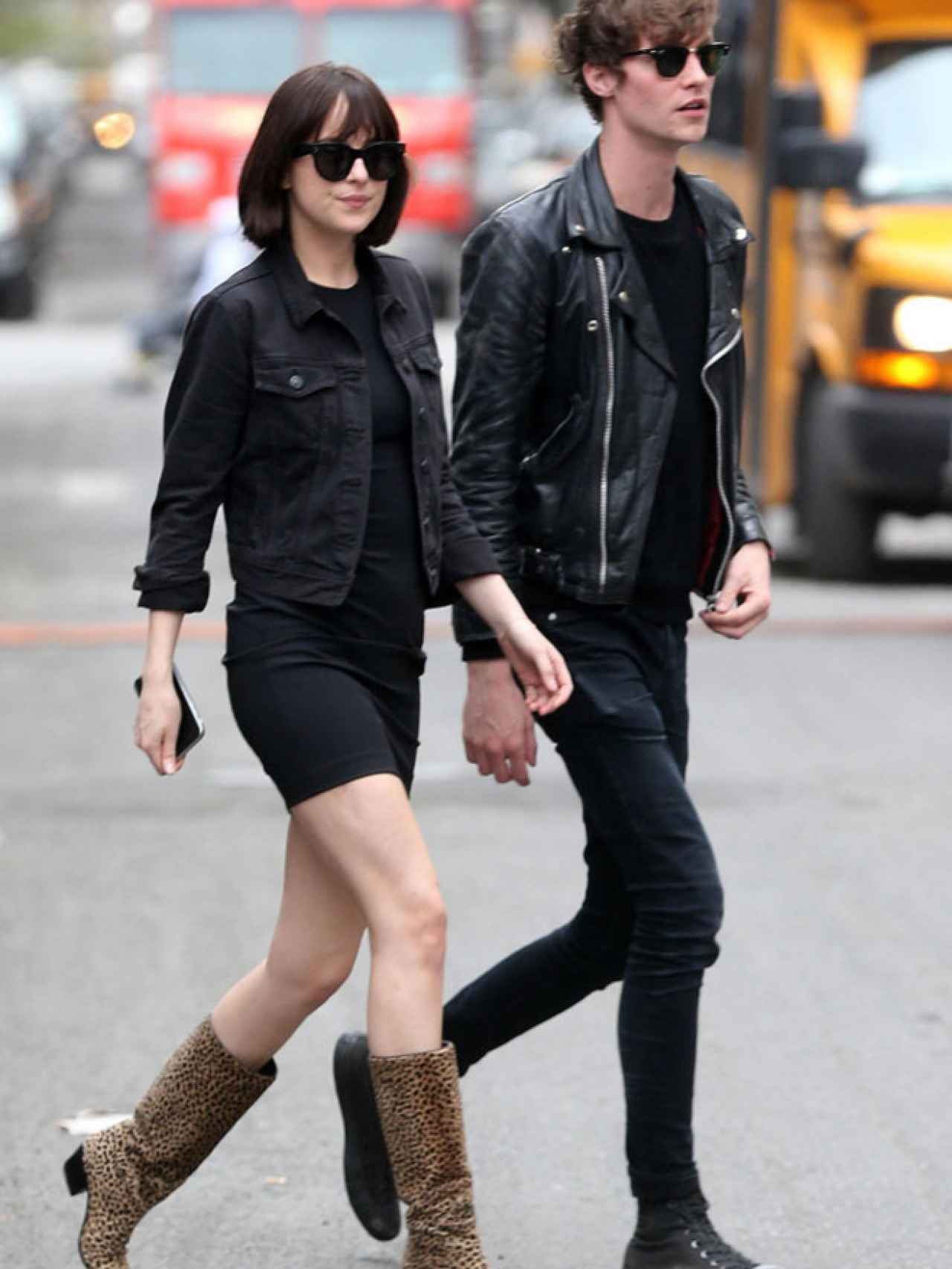 Dakota Johnson y su novio Matthew Hitt de paseo por Nueva York
