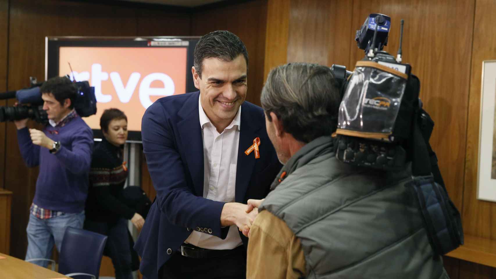 Pedro Sánchez se ha reunido con periodistas este jueves.