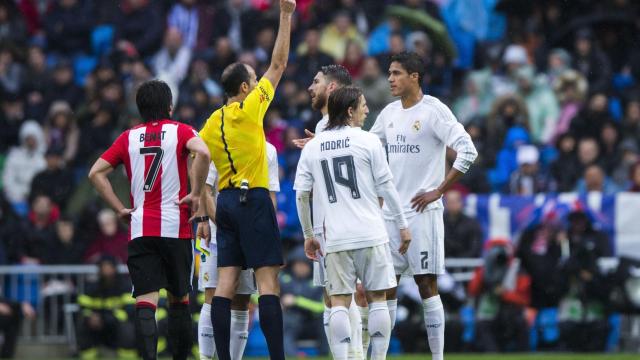 Varane es expulsado.