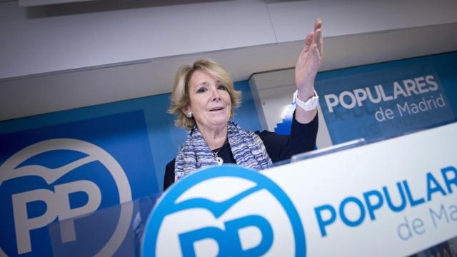 Esperanza Aguirre, durante su rueda de prensa en Génova en la que ha anunciado su dimisión.