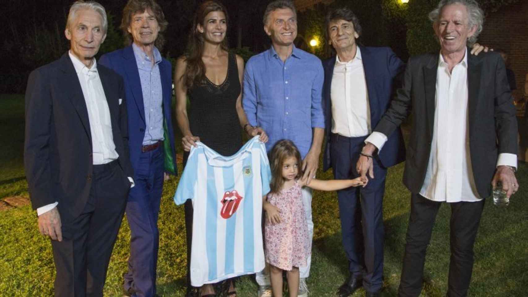 Juliana Awada, su pequeña hija Antonia y Macri junto a Ronnie Wood, Mick Jagger, Charlie Watts y Keith Richards.