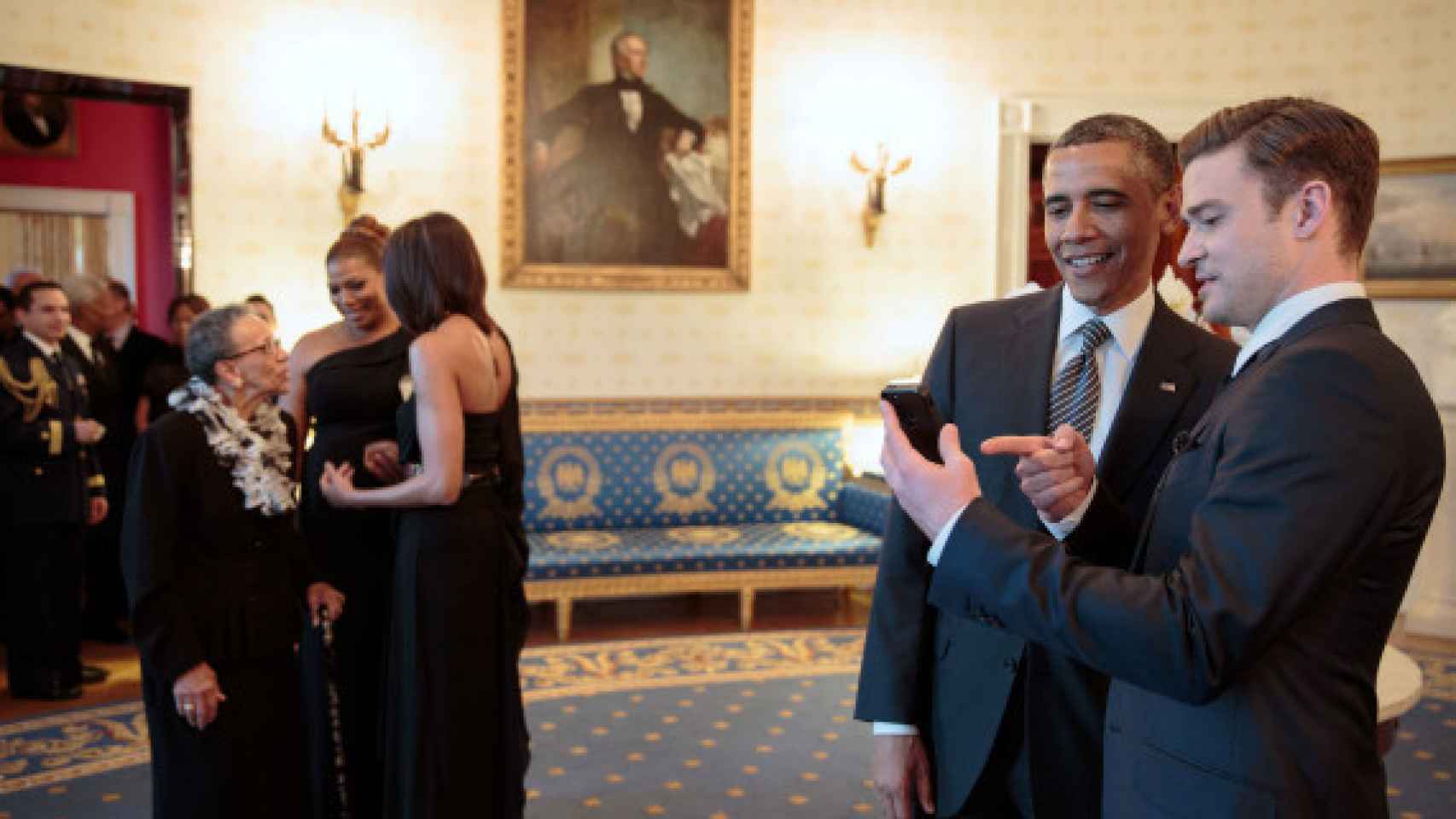 Obama y Justin Timberlake muy cómplices en la Casa Blanca