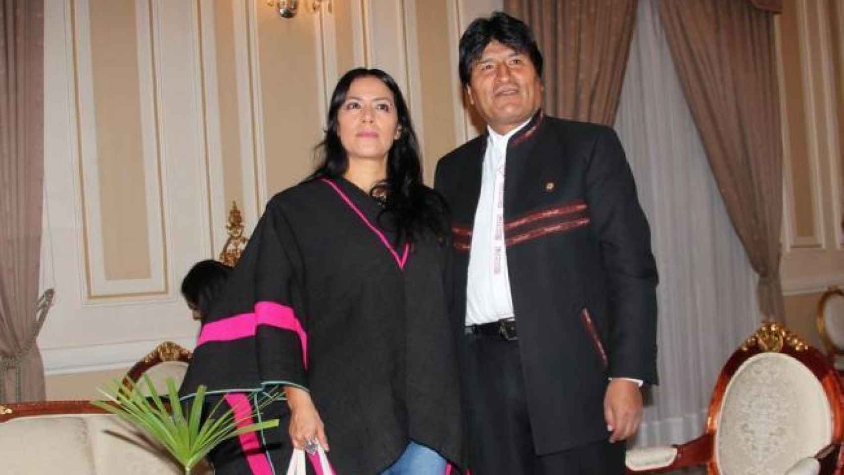 Evo Morales y Lila Downs durante el encuentro en el palacio Palacio de Gobierno de La Paz (Bolivia)