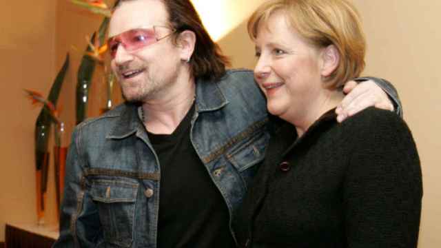 Merkel y Bono coinciden mucho ideológicamente