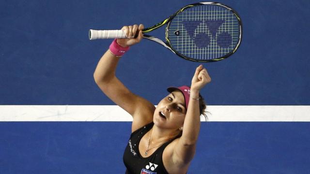 Belinda Bencic celebra su victoria.