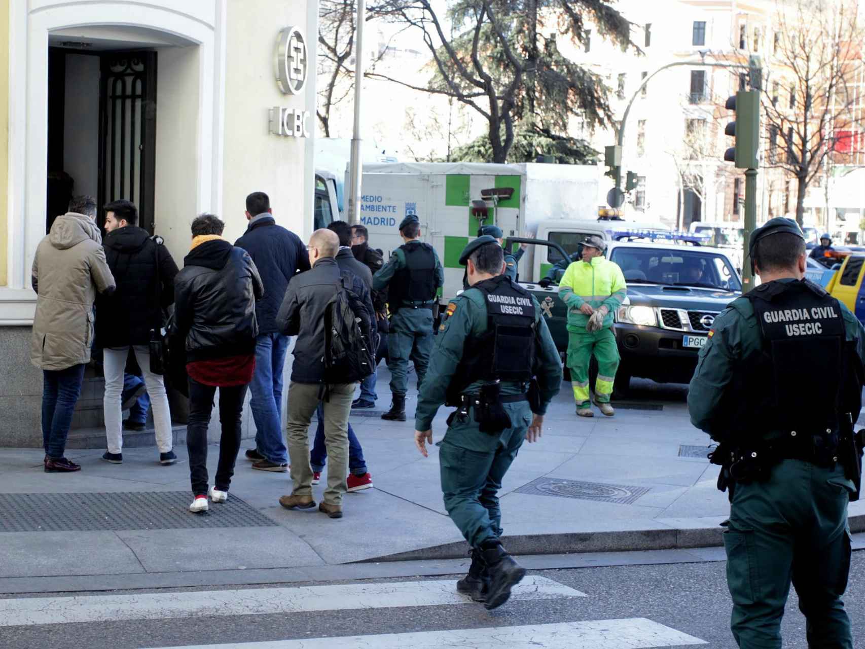 Dispositivo de la Guardia Civil en el ICBC en Madrid.