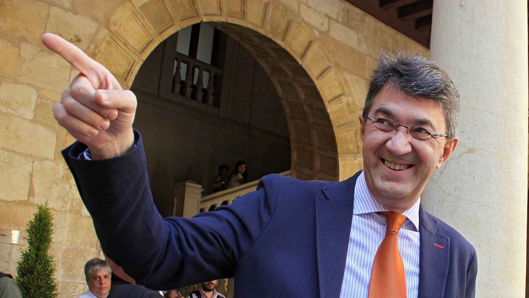 Martínez Majo sugiere a Rajoy dar un paso atrás si es un obstáculo