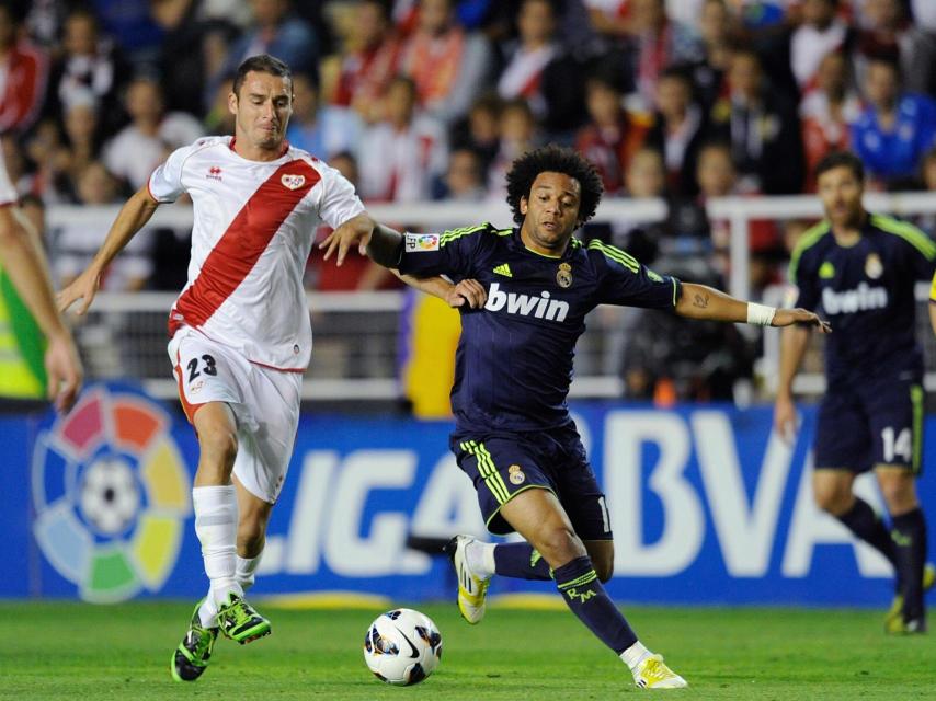 Delibasic juega contra el Real Madrid en la temporada 2012/13.