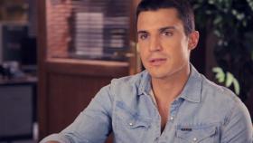 Álex González en una entrevista en el plató de 'El Príncipe' (Telecinco.es)