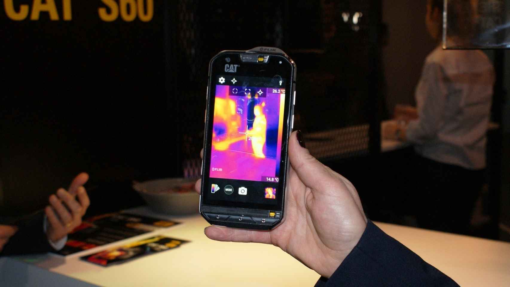 ¿Para qué necesitamos un móvil que graba en infrarrojos?