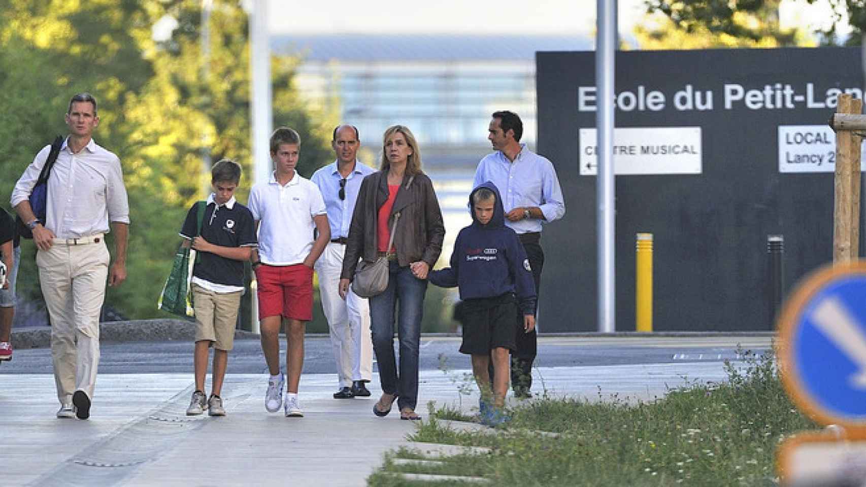Cristina y su familia se exiliaron a Ginebra en verano de 2013 para evitar la presión mediática