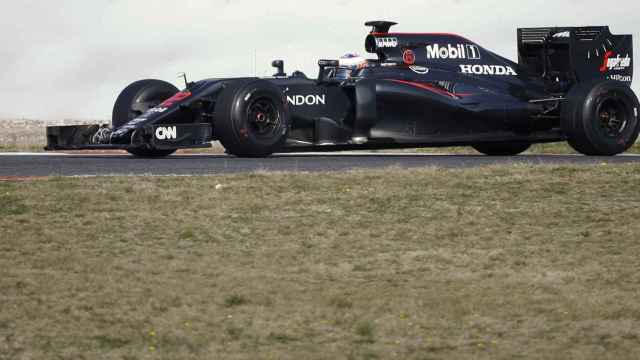 El McLaren de Jenson Button durante los entrenamientos en Montmeló.