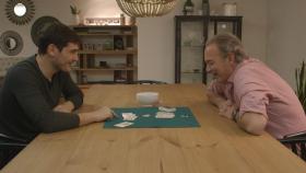 Íker Casillas y Bertín Osborne juegan al mus en 'En la tuya o en la mía' (RTVE)