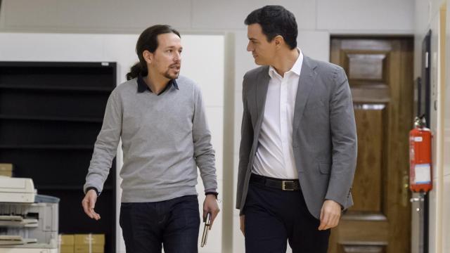 Pablo Iglesias y Pedro Sánchez en el Congreso.