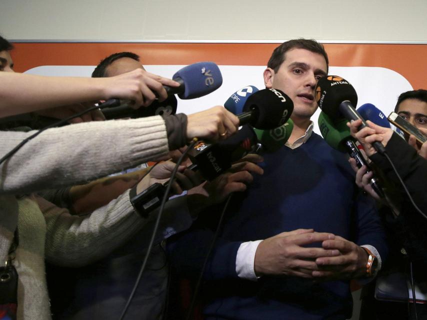 Albert Rivera, líder de Ciudadanos, ante los medios.