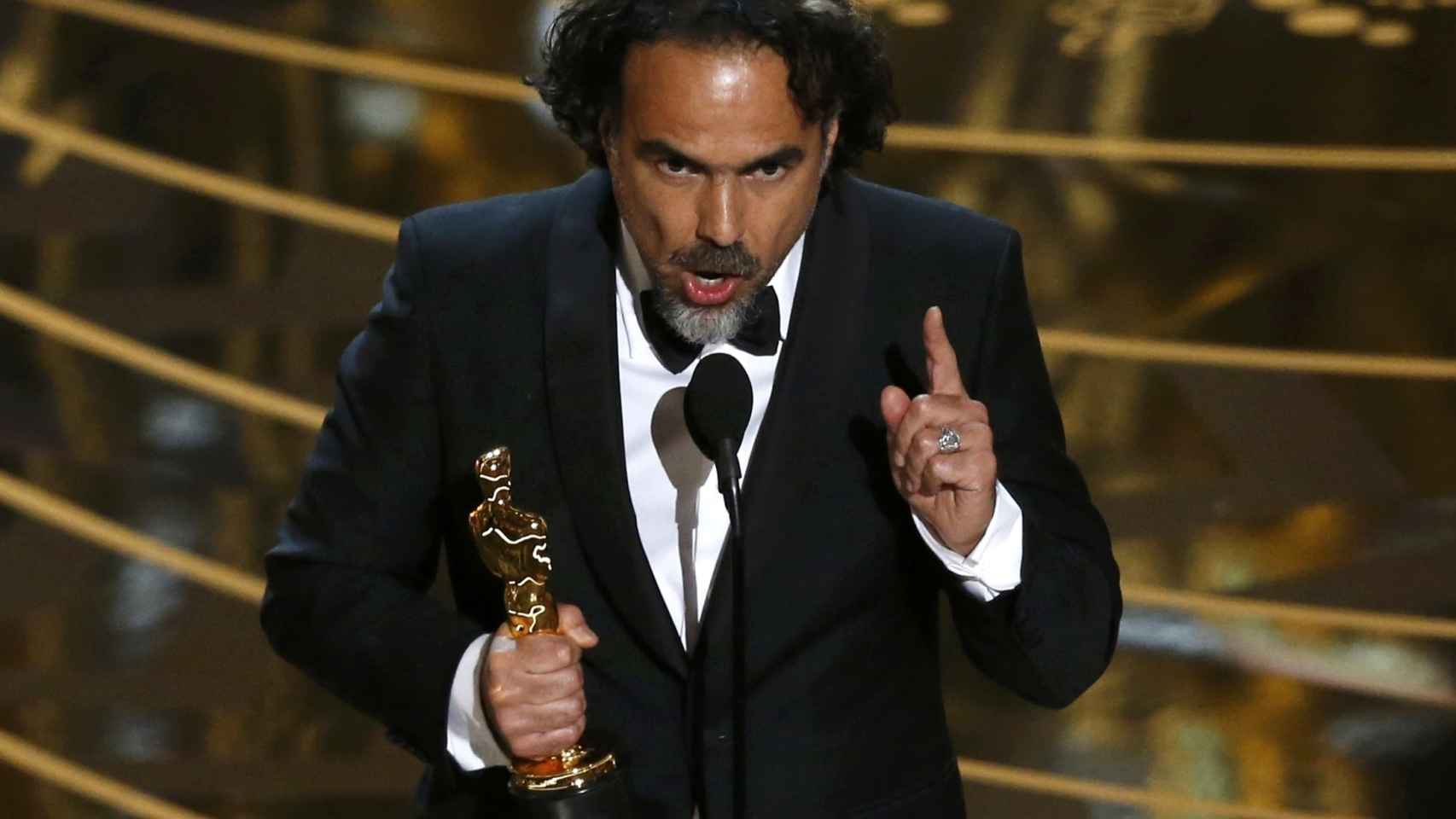 Iñárritu, con su estatuilla.